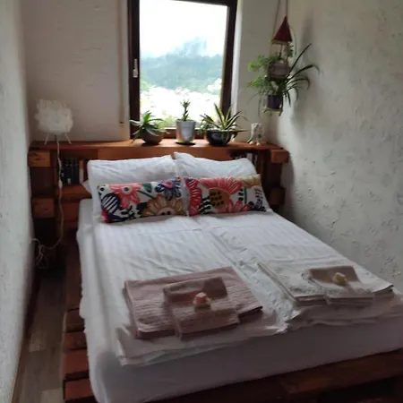 If You Need A Place For A Couple Of Months Our Fully Furnished Flat Is What You're Looking For アパート バート・ヴィルトバート